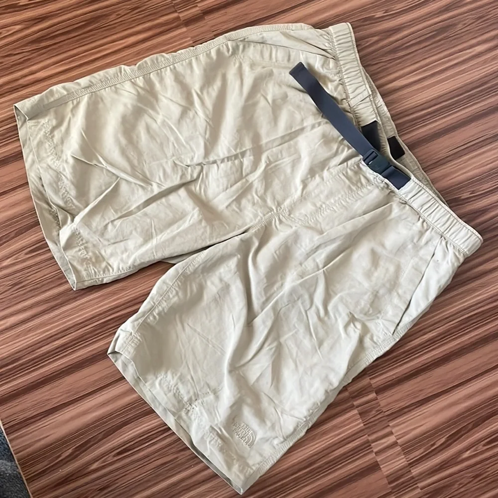THE North Face Nylon Hiking Shorts Size Medium